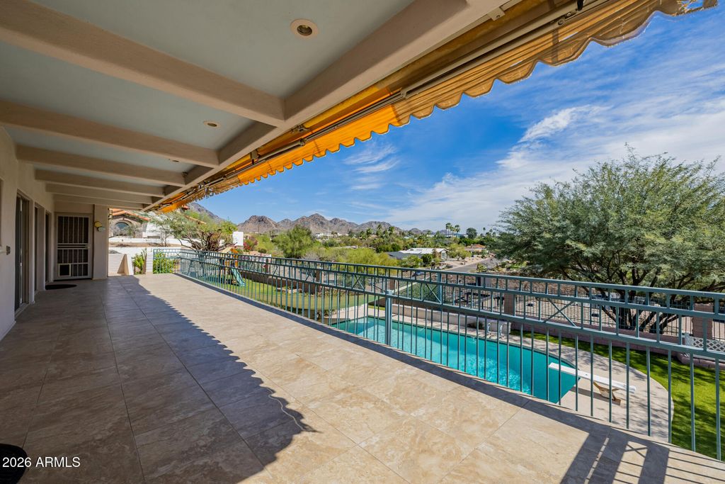 Image 127 of property listing at 2131 E BETHANY HOME Road, Phoenix, AZ 85016