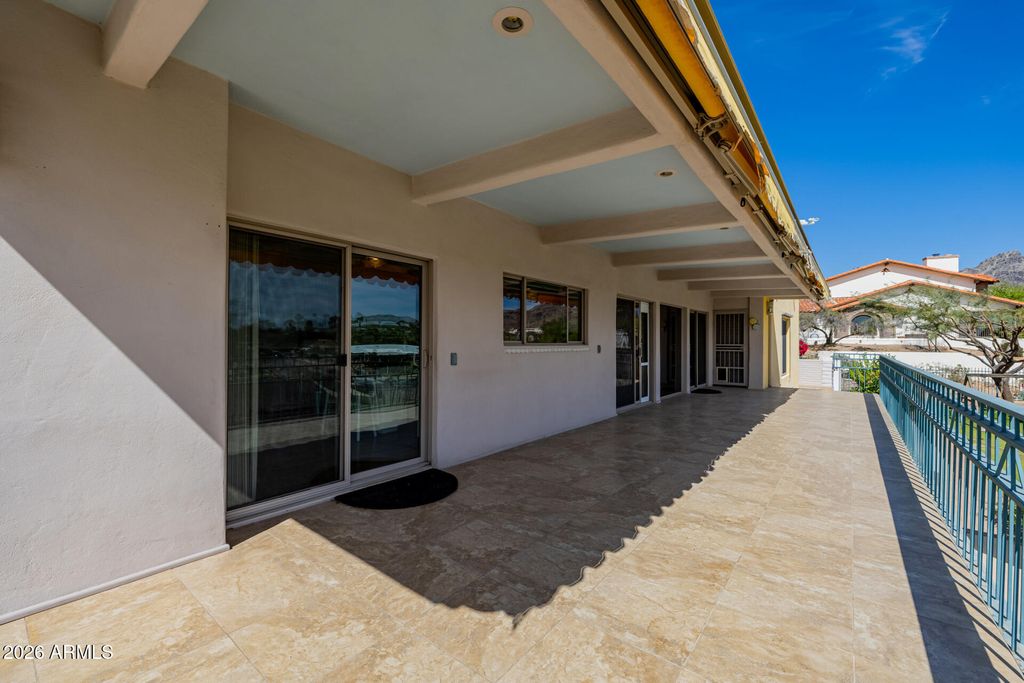 Image 128 of property listing at 2131 E BETHANY HOME Road, Phoenix, AZ 85016