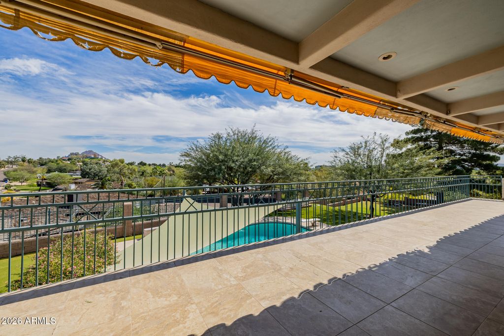 Image 129 of property listing at 2131 E BETHANY HOME Road, Phoenix, AZ 85016