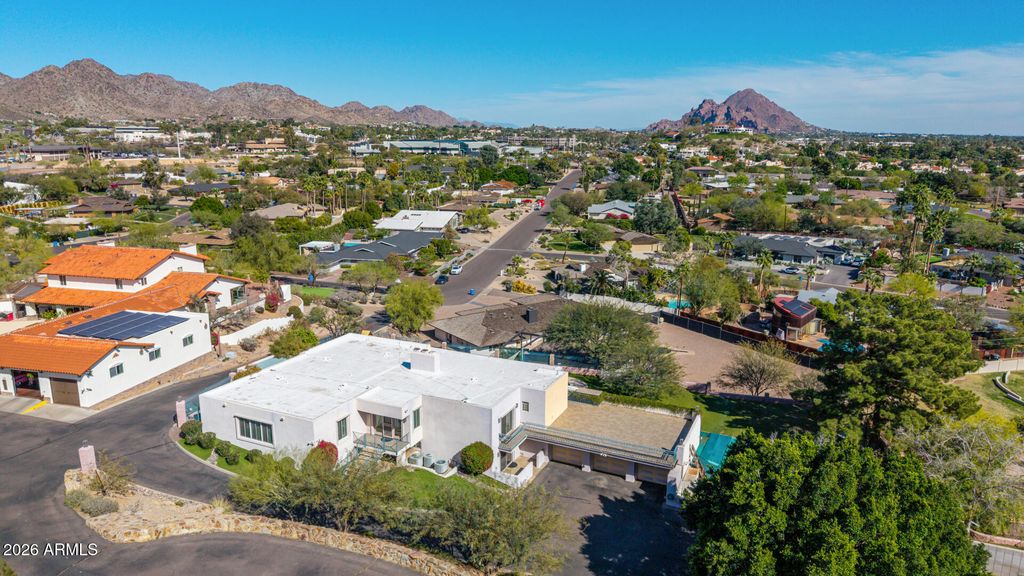Image 164 of property listing at 2131 E BETHANY HOME Road, Phoenix, AZ 85016