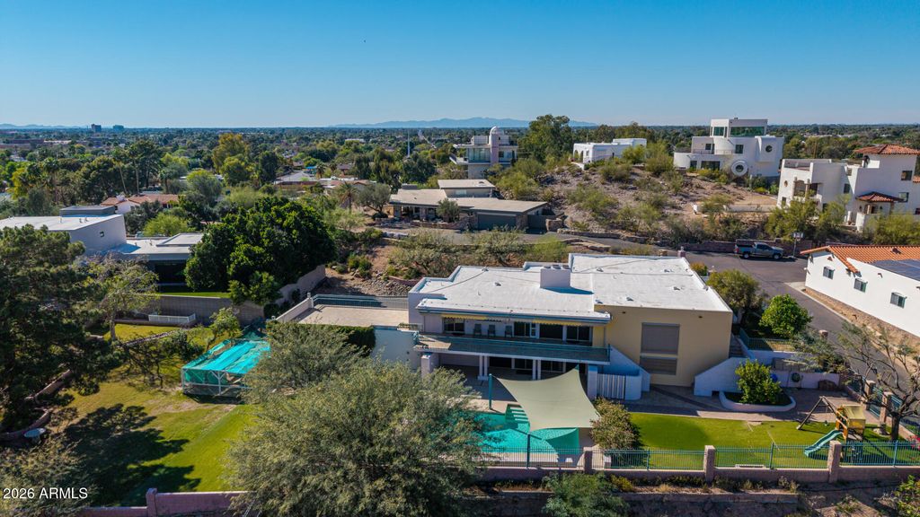 Image 166 of property listing at 2131 E BETHANY HOME Road, Phoenix, AZ 85016