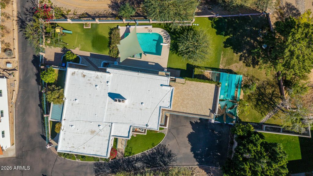 Image 168 of property listing at 2131 E BETHANY HOME Road, Phoenix, AZ 85016