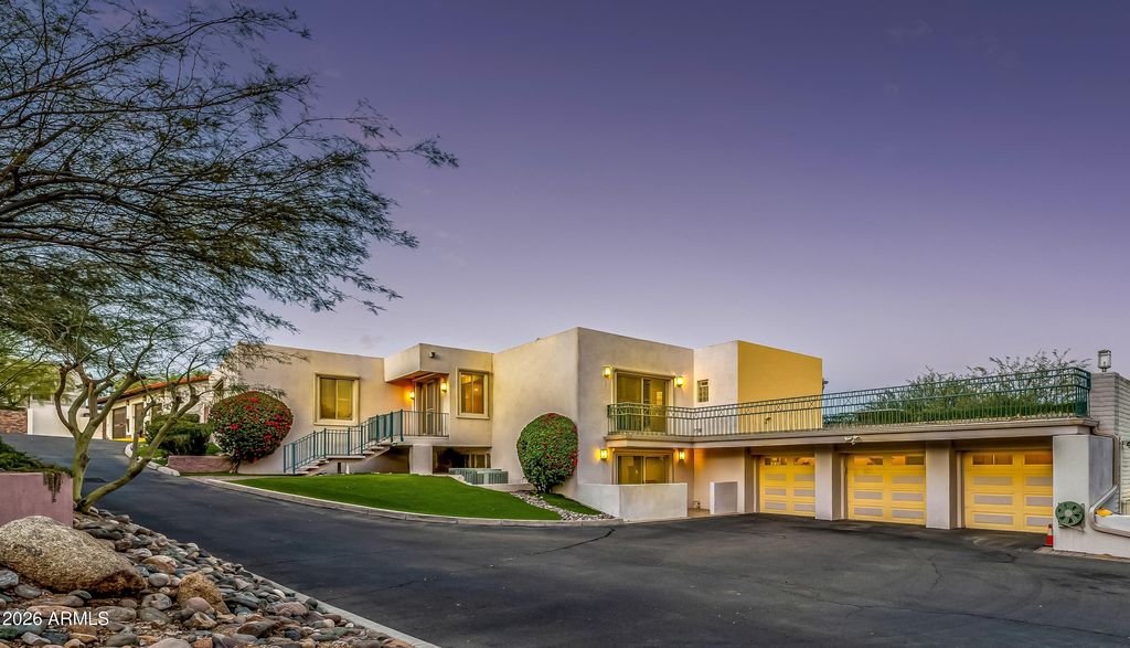 Image 177 of property listing at 2131 E BETHANY HOME Road, Phoenix, AZ 85016