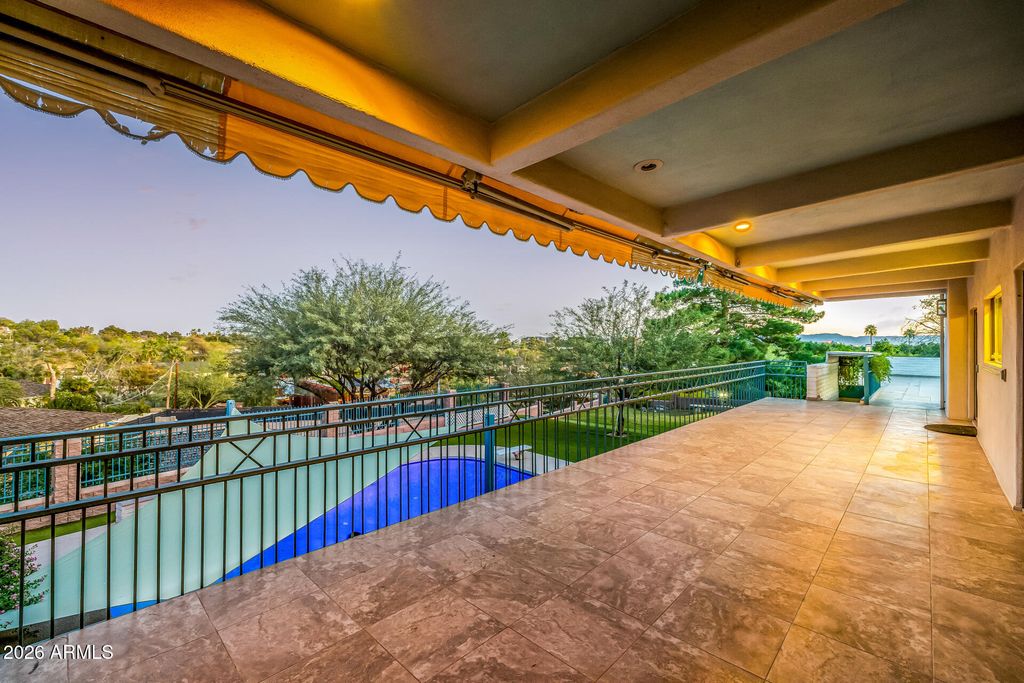 Image 188 of property listing at 2131 E BETHANY HOME Road, Phoenix, AZ 85016