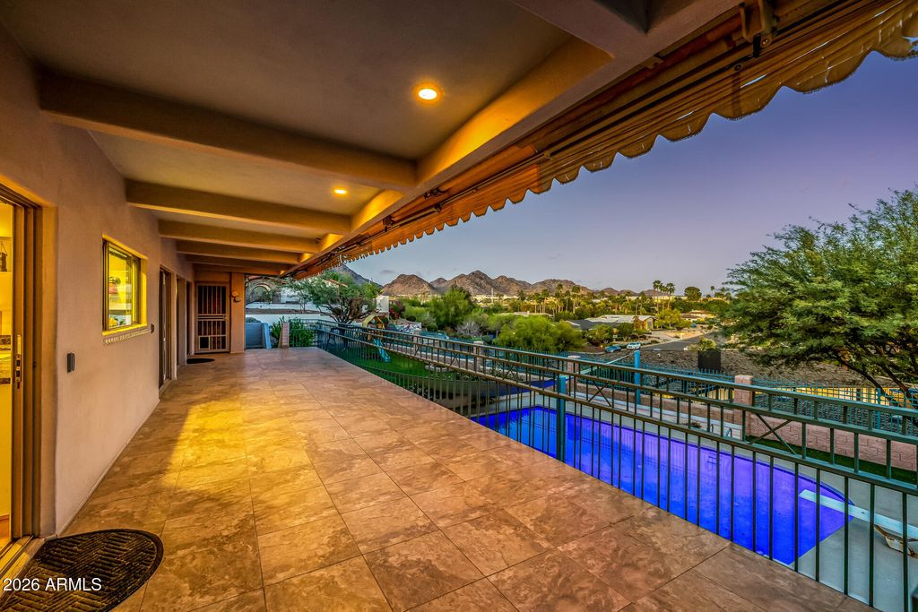 Image 191 of property listing at 2131 E BETHANY HOME Road, Phoenix, AZ 85016