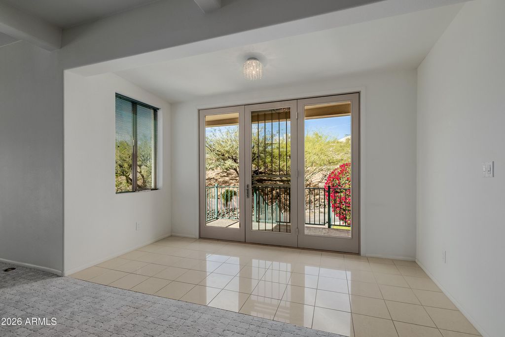 Image 22 of property listing at 2131 E BETHANY HOME Road, Phoenix, AZ 85016