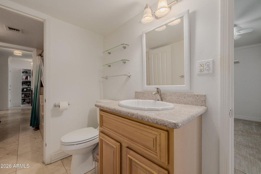 Image 61 of property listing at 2131 E BETHANY HOME Road, Phoenix, AZ 85016