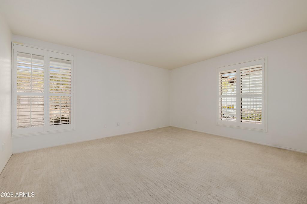 Image 68 of property listing at 2131 E BETHANY HOME Road, Phoenix, AZ 85016