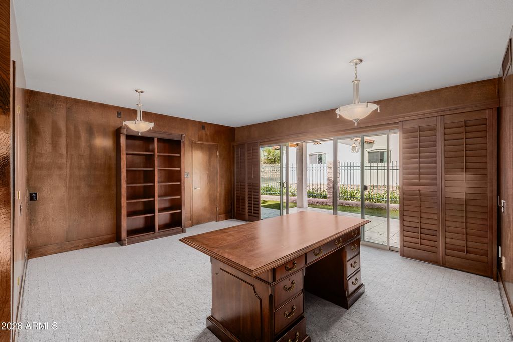 Image 94 of property listing at 2131 E BETHANY HOME Road, Phoenix, AZ 85016
