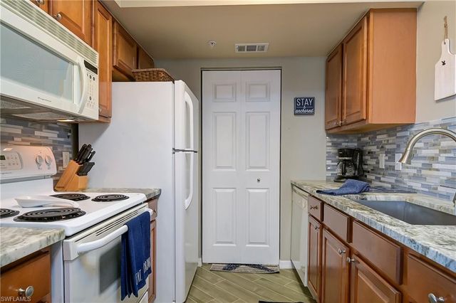 15655 Ocean Walk CIR # 205, Fort Myers, FL 33908