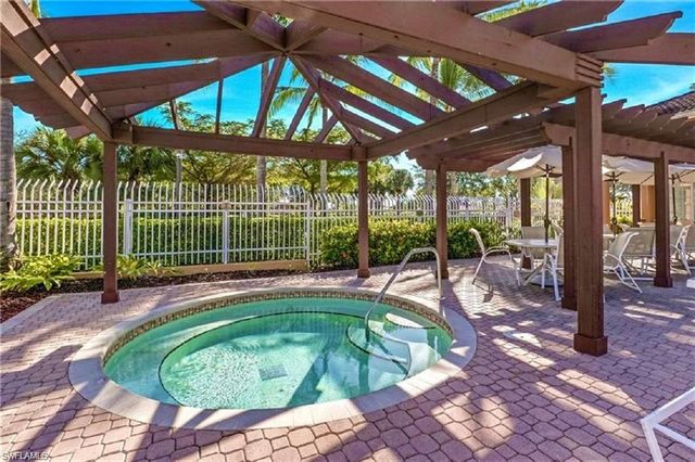 15655 Ocean Walk CIR # 205, Fort Myers, FL 33908