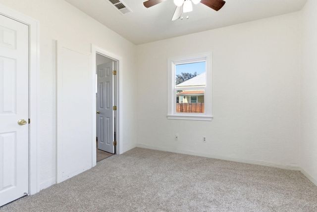 1416 S Court St Street, Visalia, CA 93277