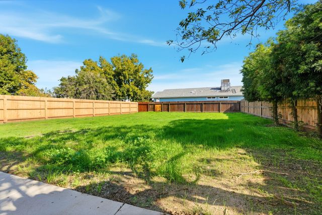 1416 S Court St Street, Visalia, CA 93277