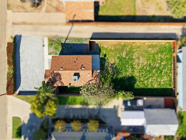 1416 S Court St Street, Visalia, CA 93277