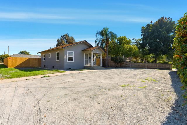 1416 S Court St Street, Visalia, CA 93277