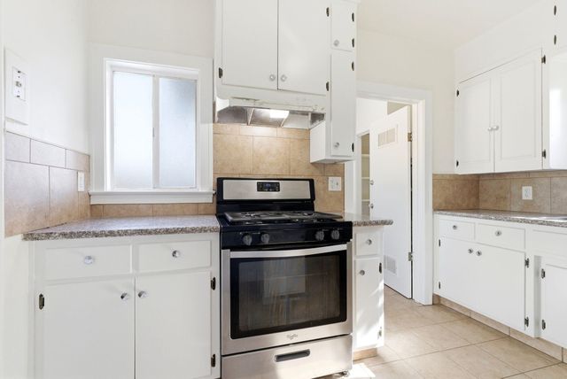 1416 S Court St Street, Visalia, CA 93277