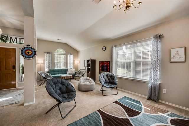 2732 Excalibur Drive, Grand Prairie, TX 75052