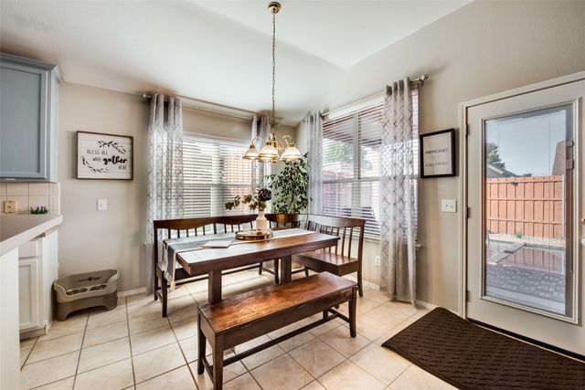 2732 Excalibur Drive, Grand Prairie, TX 75052