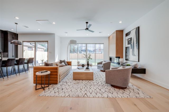 920 E 25th Street, Houston, TX 77009