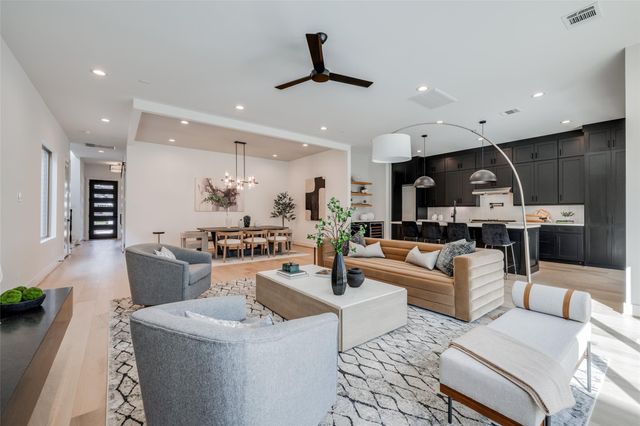 920 E 25th Street, Houston, TX 77009