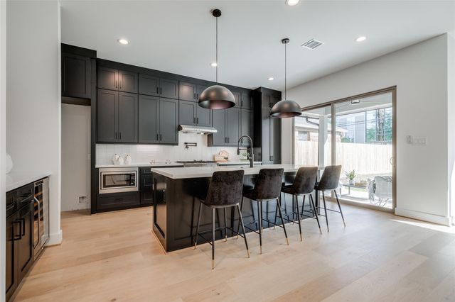 920 E 25th Street, Houston, TX 77009