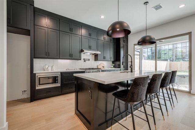 920 E 25th Street, Houston, TX 77009