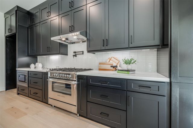 920 E 25th Street, Houston, TX 77009