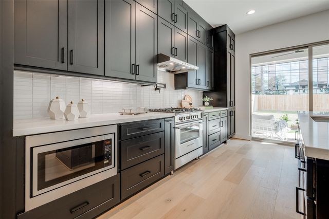 920 E 25th Street, Houston, TX 77009