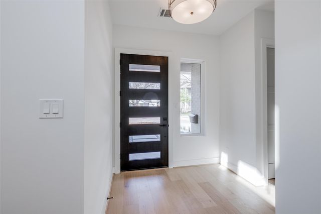 920 E 25th Street, Houston, TX 77009