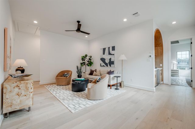 920 E 25th Street, Houston, TX 77009