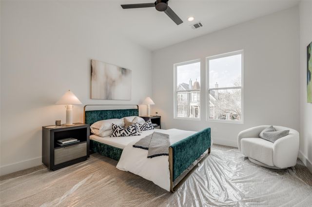 920 E 25th Street, Houston, TX 77009