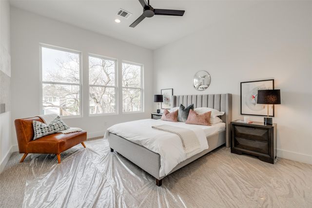 920 E 25th Street, Houston, TX 77009