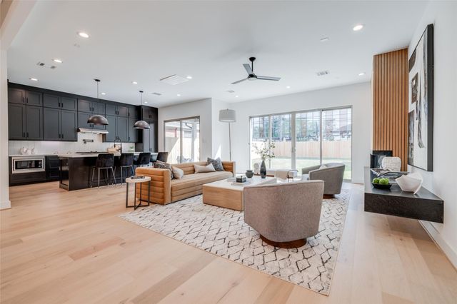 920 E 25th Street, Houston, TX 77009