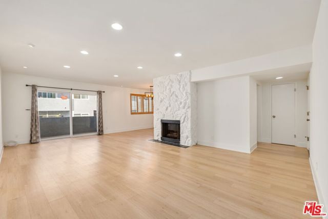 1262 S Barrington Avenue 204, Los Angeles, CA 90025