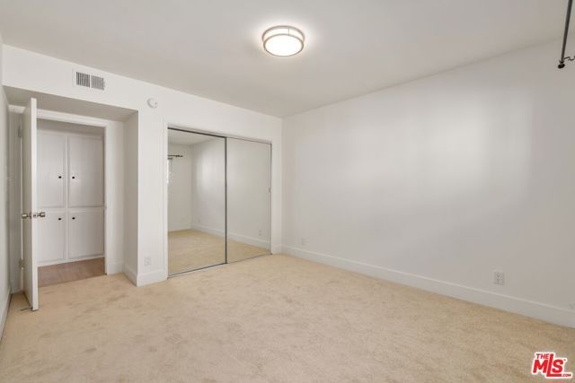 1262 S Barrington Avenue 204, Los Angeles, CA 90025