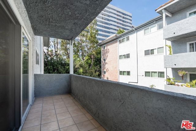 1262 S Barrington Avenue 204, Los Angeles, CA 90025