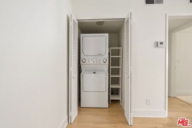 1262 S Barrington Avenue 204, Los Angeles, CA 90025