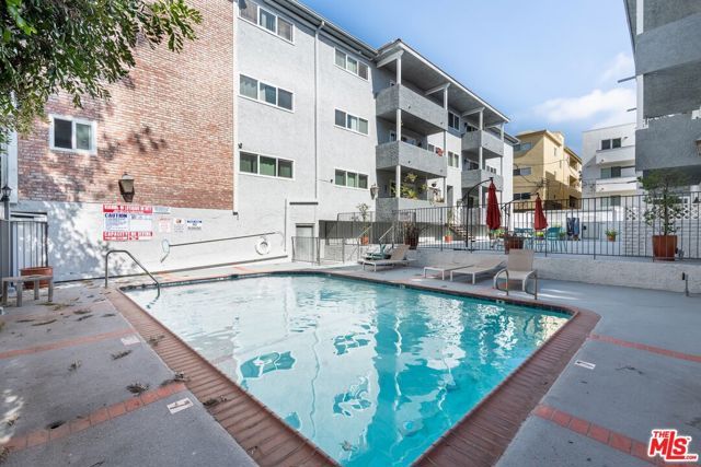 1262 S Barrington Avenue 204, Los Angeles, CA 90025