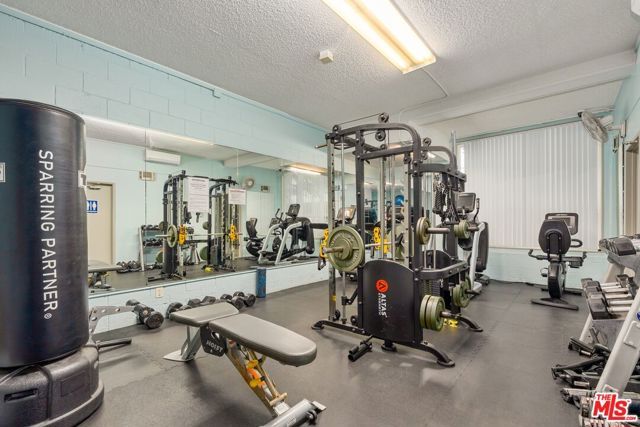 1262 S Barrington Avenue 204, Los Angeles, CA 90025