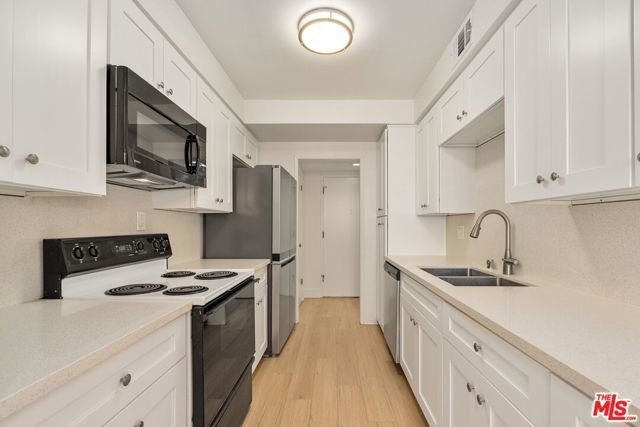 1262 S Barrington Avenue 204, Los Angeles, CA 90025