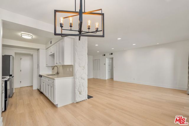 1262 S Barrington Avenue 204, Los Angeles, CA 90025