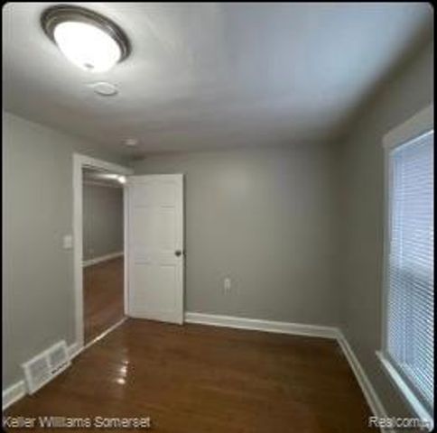 21415 Woodside Avenue, Ferndale, MI 48220