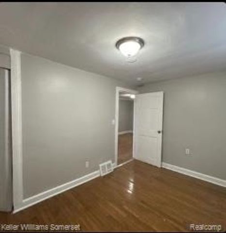 21415 Woodside Avenue, Ferndale, MI 48220