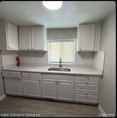 21415 Woodside Avenue, Ferndale, MI 48220