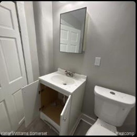 21415 Woodside Avenue, Ferndale, MI 48220