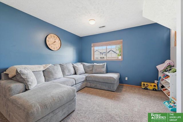 14767 Boyd Street, Omaha, NE 68116