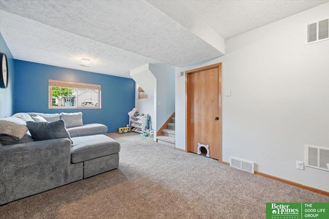 14767 Boyd Street, Omaha, NE 68116