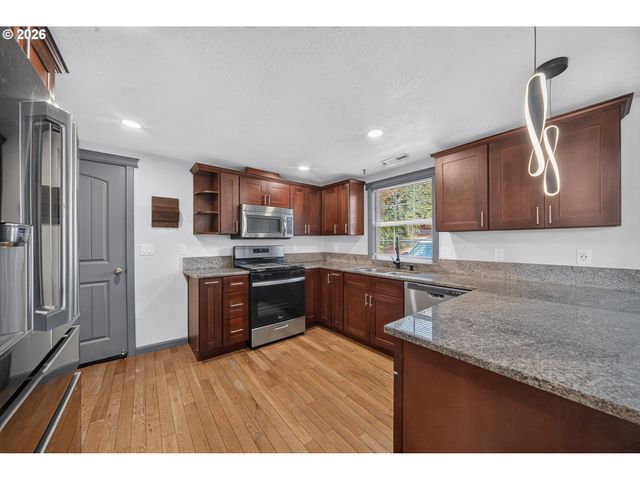 768 BROWNING Ave S, Salem, OR 97302