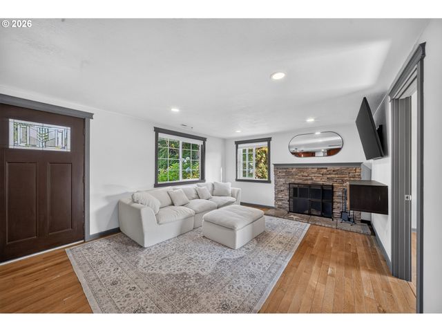 768 BROWNING Ave S, Salem, OR 97302