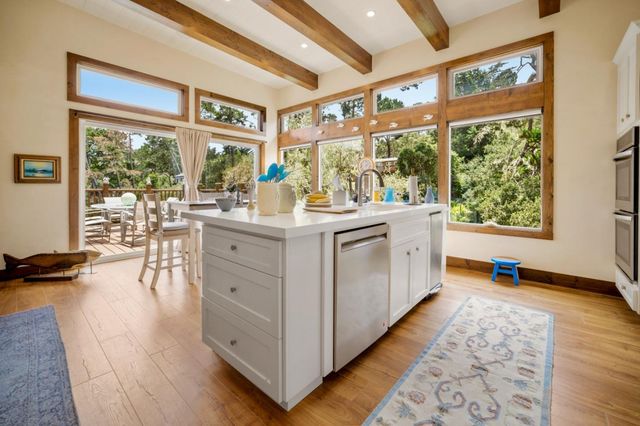 35 Wellings Place, Monterey, CA 93940